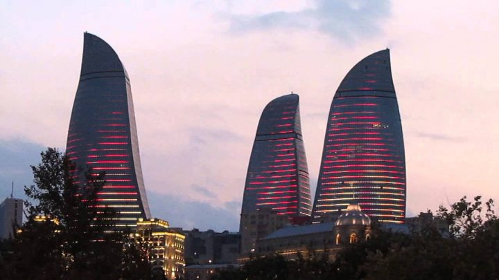 Пламенные башни в Баку