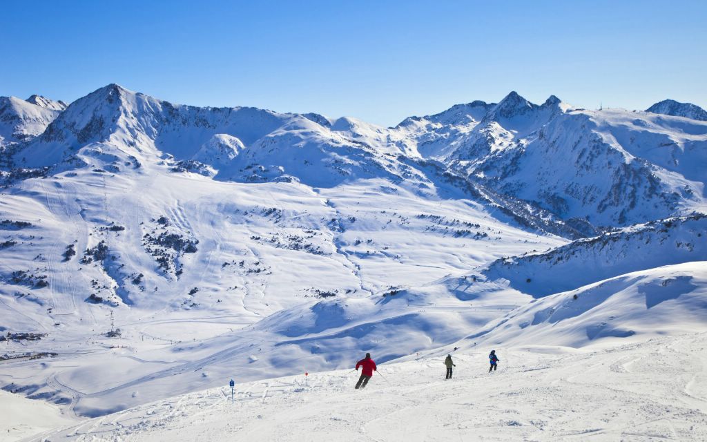 Лучшие горнолыжные курорты Испании