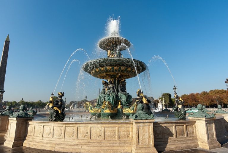 Job dating place de la concorde